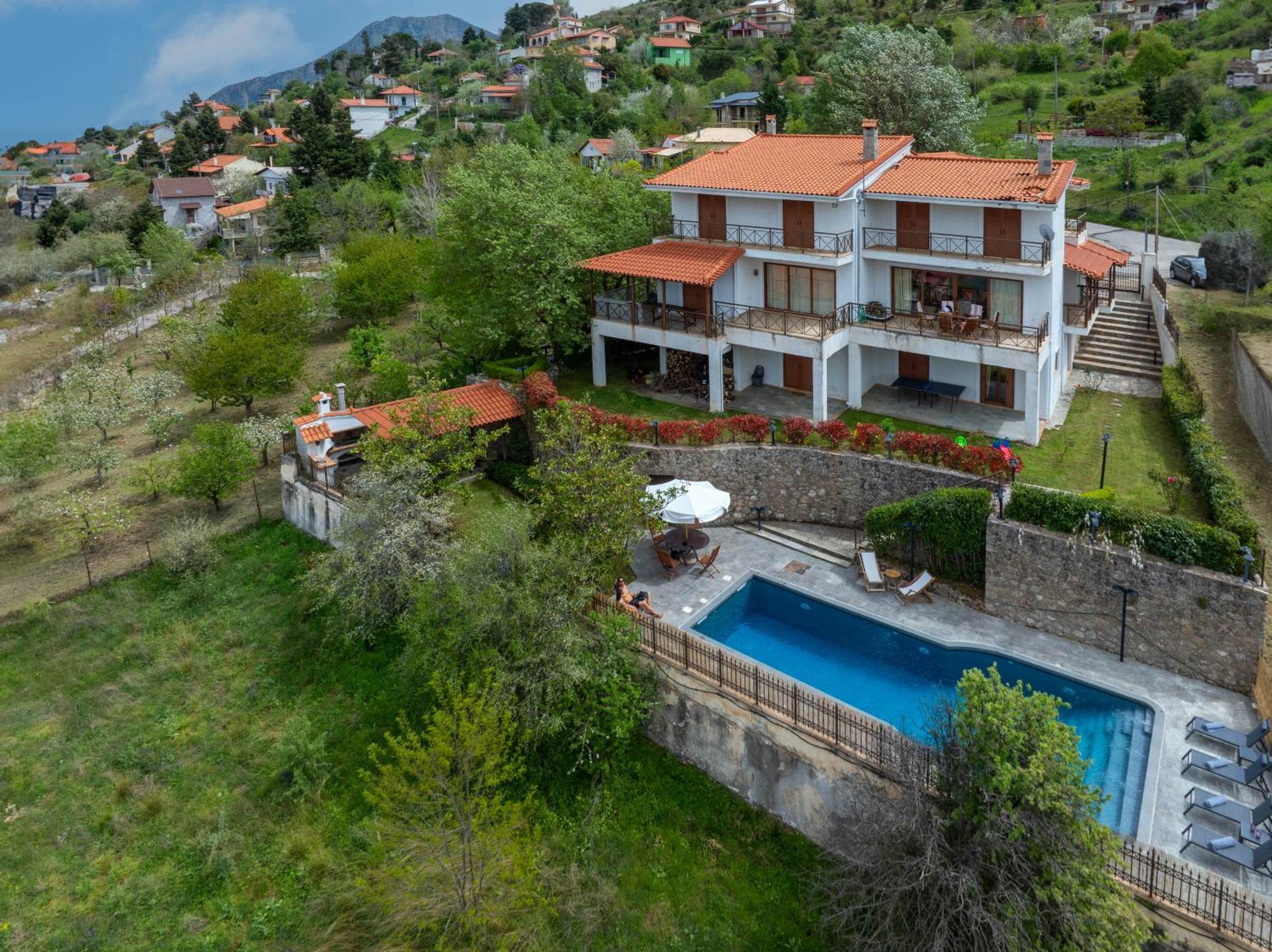Traditional Luxury Villa Armonia Αίγιο Εξωτερικό φωτογραφία
